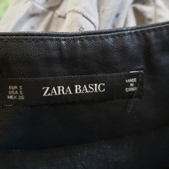 Zara Faux leather pleated skirt size Small - Picture 9 of 10